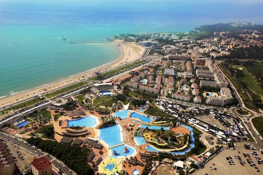 Port Aventura, Exclusivo Alojamiento La Pineda Esterno foto
